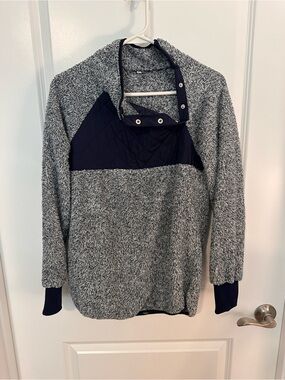 Cozy Heather Navy Pullover with Navy Quilt Accent